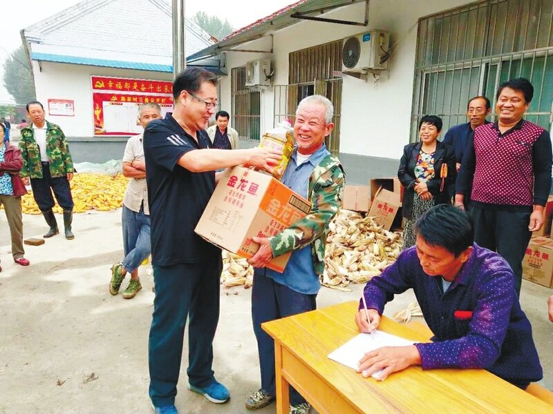 【牢记嘱托 决胜脱贫】张涛千方百计帮助农民增加收入—— 带着感情扶贫 做有温度的工作